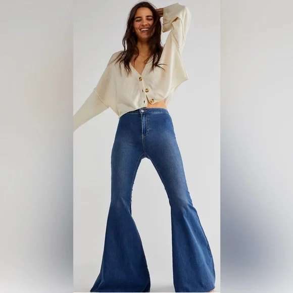 Free People - Just Float on Flare Jeans - NWT - Picture 1 of 8